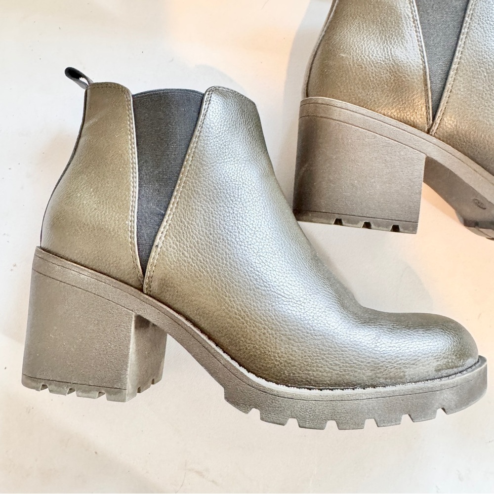X Appeal Chunky Lug Sole Chelsea Ankle Boots Olive Green Size 8 Utility Army - Picture 8 of 11